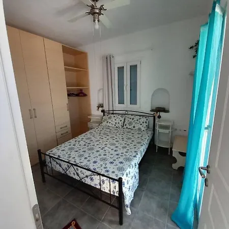 펜션 Aegean Balcony House Tínos