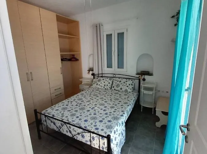 펜션 Aegean Balcony House Tínos